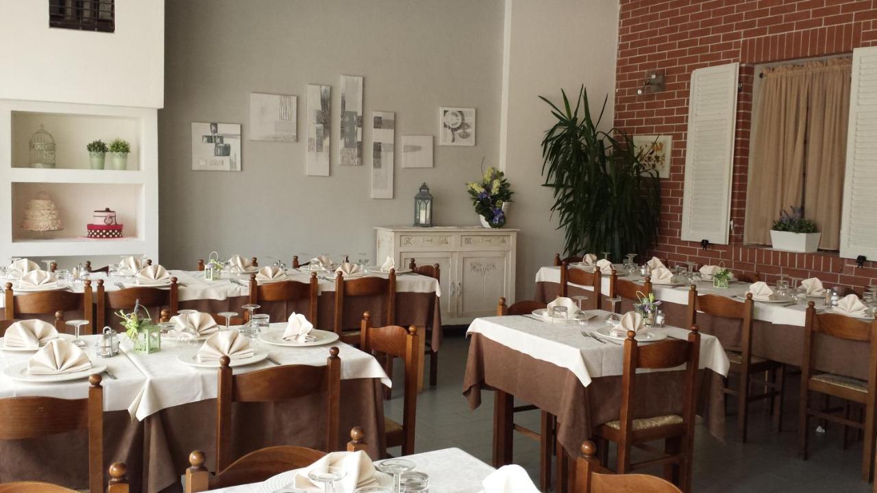 Albergo Ristorante Da Tunon Oviglio ภายนอก รูปภาพ